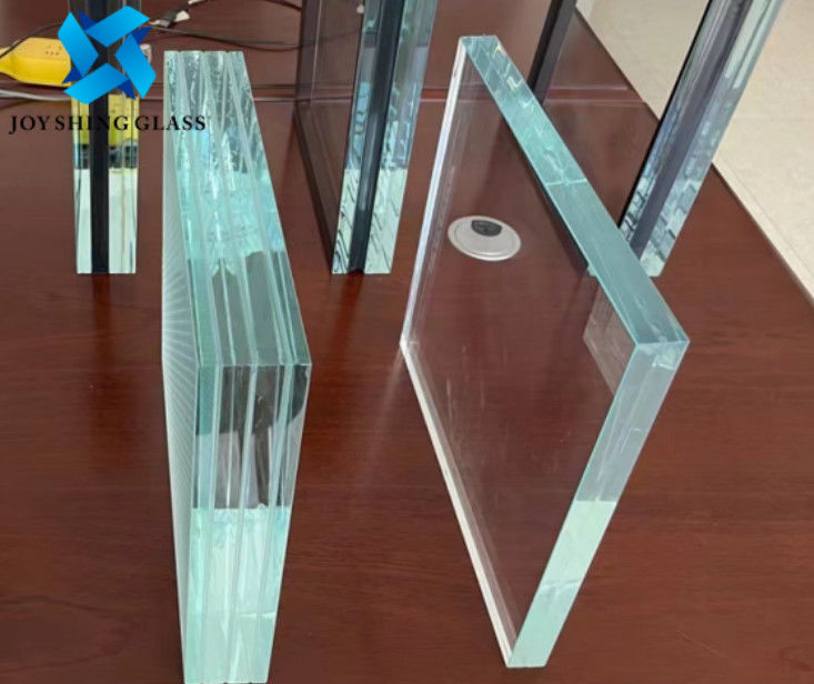 Potrójne szkło laminowane CE o niskiej zawartości żelaza 55,2 mm 66,2 mm Cena szkła hartowanego laminowanego