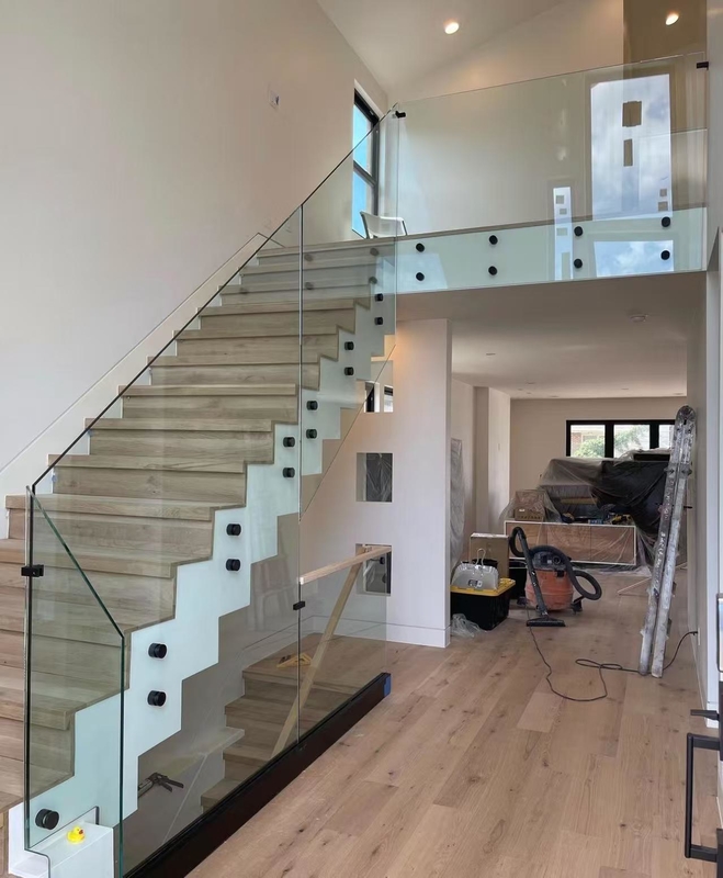 Szkło balustrady basenu ogrodzenia drzwi prysznicowych balustrady przegrody Skrzywione Sgp Laminate kuloodporne emaliowane barwione szkło wzorowe