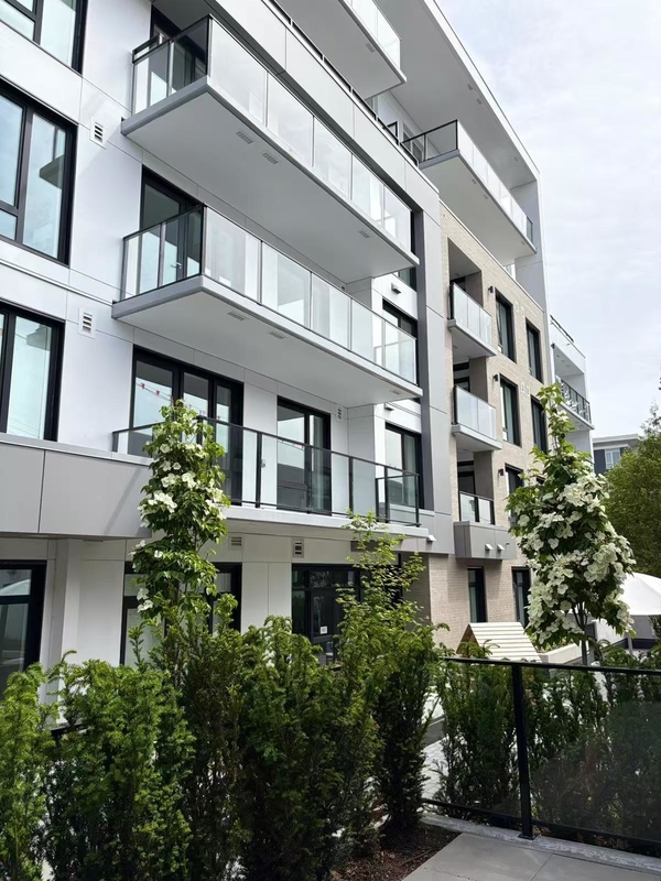 Szkło balustrady basenu ogrodzenia drzwi prysznicowych balustrady przegrody Skrzywione Sgp Laminate kuloodporne emaliowane barwione szkło wzorowe