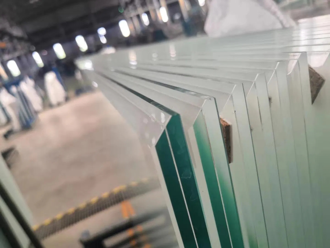 3mm 12mm Płaskie Zakrzywione Gięte Laminowane Hartowane Bezpieczne Izolacyjne Budowlane Kuloodporne Słoneczne Szkło Hartowane do Okien Drzwi Mebli Kabin Prysznicowych Maszyn Cena