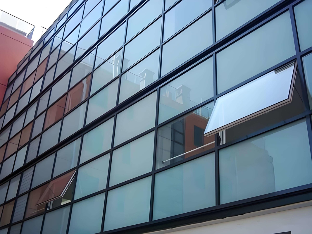 Szkło laminowane bezpieczeństwa przemysłowego do architektury, fasad kurtynowych, balustrad balkonowych, hoteli, supermarketów, holi, dekoracji szpitalnych